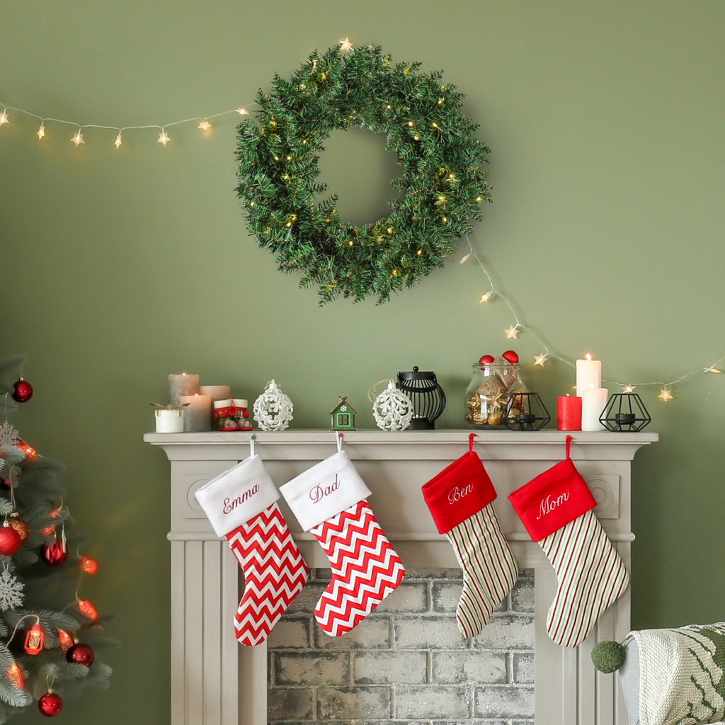Pre-Lit Christmas Wreath with 50 Warm White LEDs, 55 cm