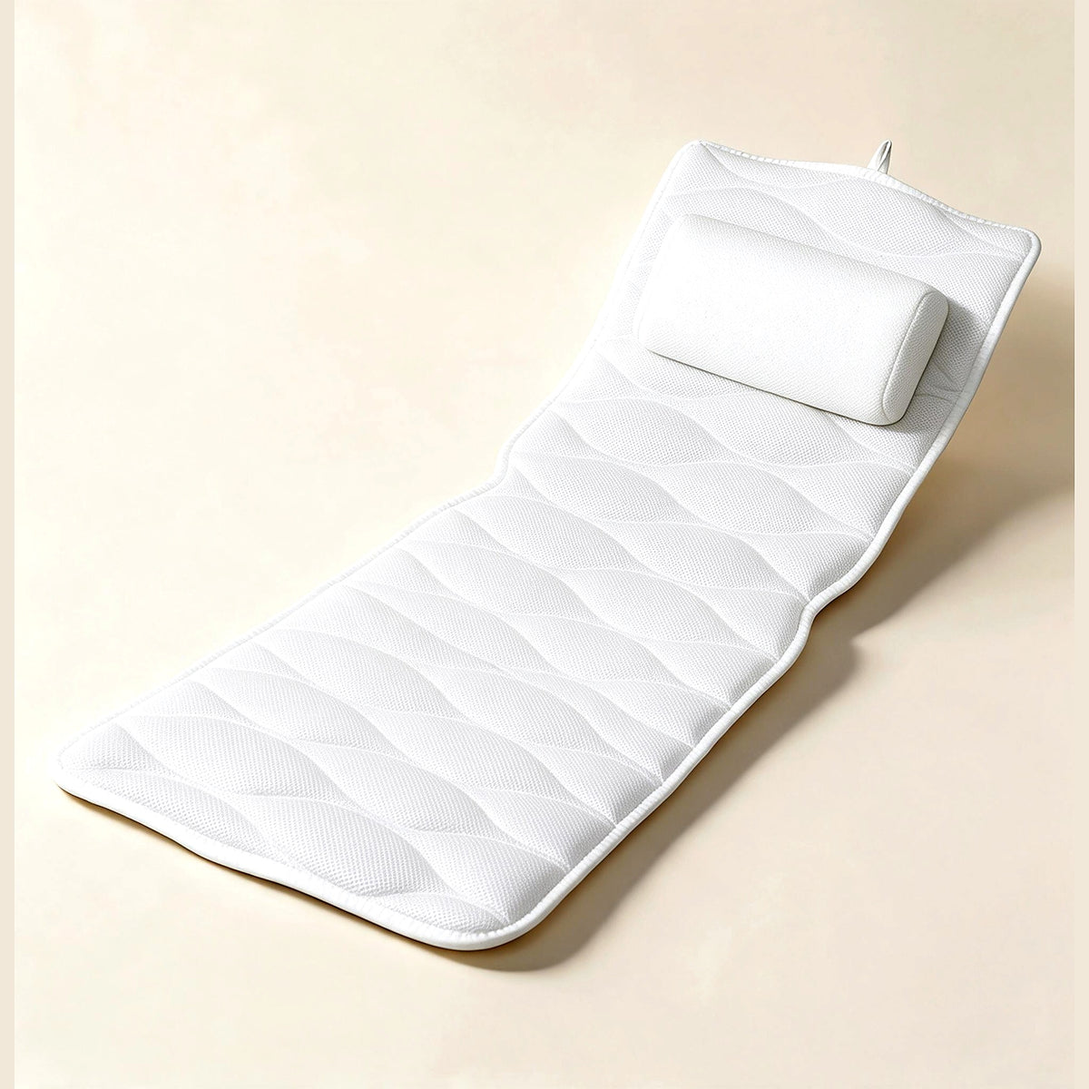 White quilted mesh bath pillow with padded headrest, 118 cm