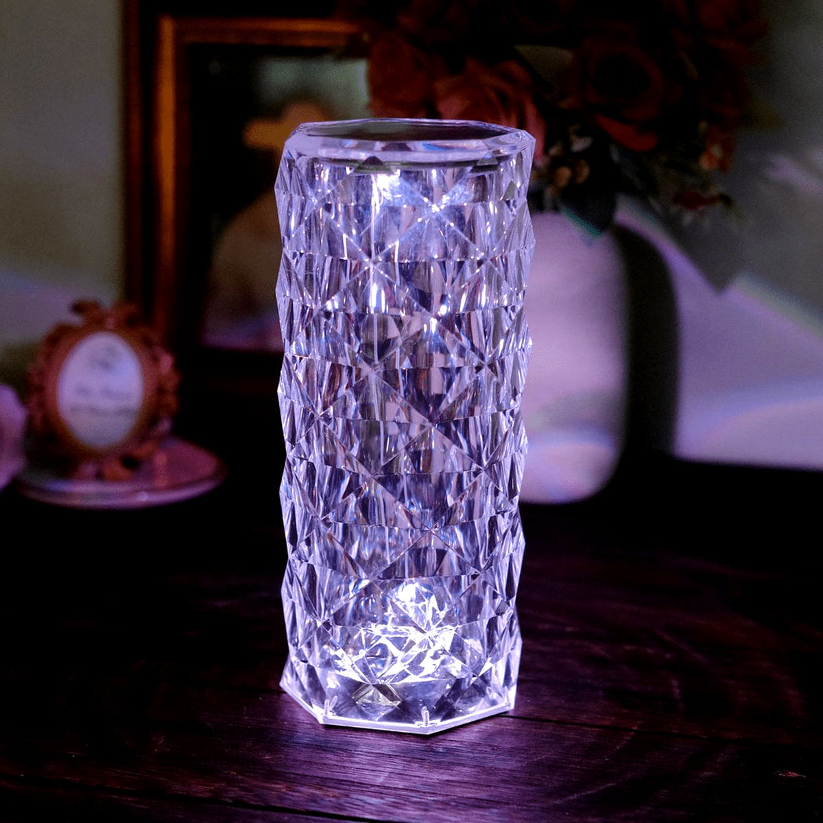 Rechargeable faceted table lamp
